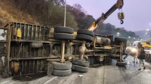 Mumbai Pune Expressway Accident | मुंबई पुणे दृतगती मार्ग अपघात अमृतांजन ब्रिज खोपोली