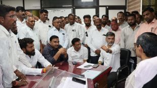 MP Nilesh Lanke protest at Mahavitaran office Ahilyanagar | Ahmednagar electricity load shedding issue | Maliwada Ves and Delhi Gate demolition controversy | Nilesh Lanke on farmers crop damage panchnama