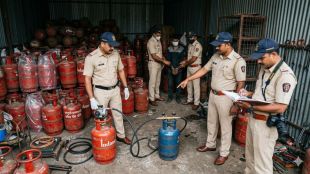 Pimpri Chinchwad Police Raid | Illegal Gas Refilling Pimpri | Crime Branch Pune Action | Ganja Seized Chakan Pune