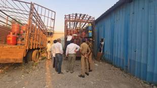 Gas cylinder raid in Kasarwadi Pimpri Chinchwad by supply department | Illegal gas cylinder black marketing seizure Pune | कासारवाडी गॅस एजन्सीवर अन्न पुरवठा विभागाचा छापा | पिंपरी चिंचवड गॅस सिलिंडर साठेबाजी कारवाई