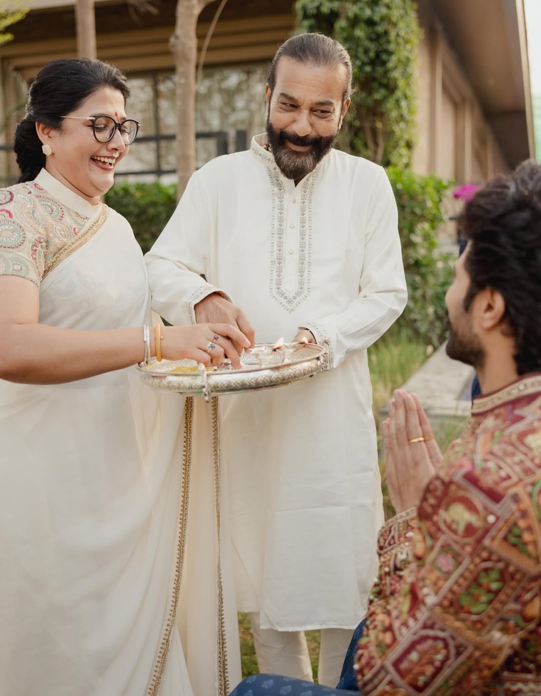 rashmika-mandanna-vijay-deverakonda-mehendi-ceremony-unseen-pics