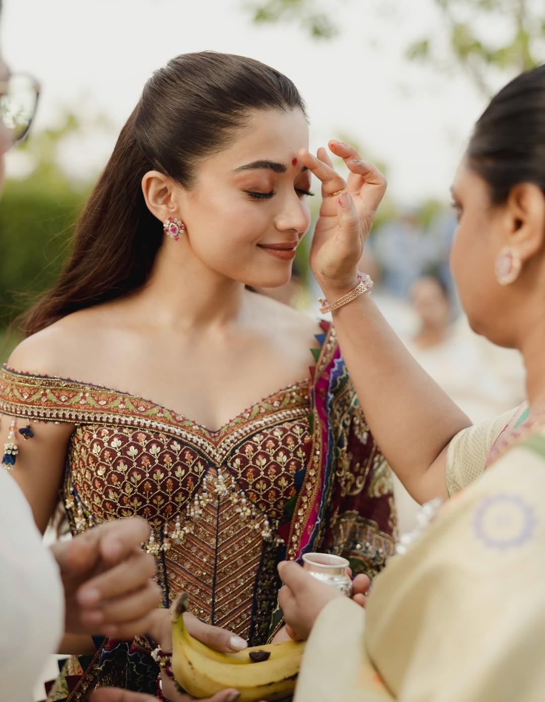 rashmika-mandanna-vijay-deverakonda-mehendi-ceremony-unseen-pics