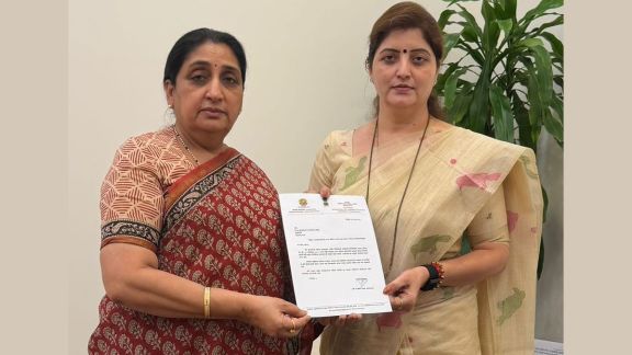rupali chakankar resign sunetra pawar