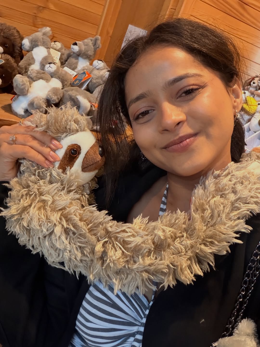 marathi actress shivali parab went to australia photoshoot with kangaroo
