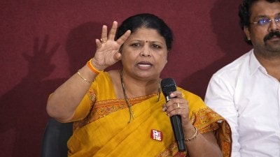 “रुपाली चाकणकर स्वतः तंत्रमंत्र करत होत्या, त्यांची अनामिका…”, सुषमा अंधारेंचे आरोप