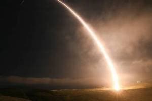 US Minuteman III nuclear missile test launch | Iran Israel war latest updates US military | अमेरिकेची मिनिटमॅन ३ क्षेपणास्त्र चाचणी | इराण इस्रायल युद्ध अण्वस्त्र हल्ला भीती