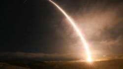 US Minuteman III Missile Test: इराण युद्धादरम्यान अमेरिकेचे शक्तीप्रदर्शन! अण्वस्त्र-सक्षम बॅलिस्टिक क्षेपणास्त्राची केली चाचणी; मिनिटांत जगाचा कोनाकोपरा गाठण्याची क्षमता