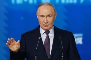 Vladimir Putin warning on Iran Israel war impact | रशियाचे राष्ट्राध्यक्ष व्लादिमीर पुतिन यांचा इशारा | Putin compares Middle East war to COVID-19 pandemic | इराण इस्रायल युद्ध आणि जागतिक अर्थव्यवस्था परिणाम