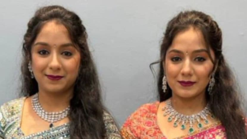 Actress Vidya Sawale working twin daughters