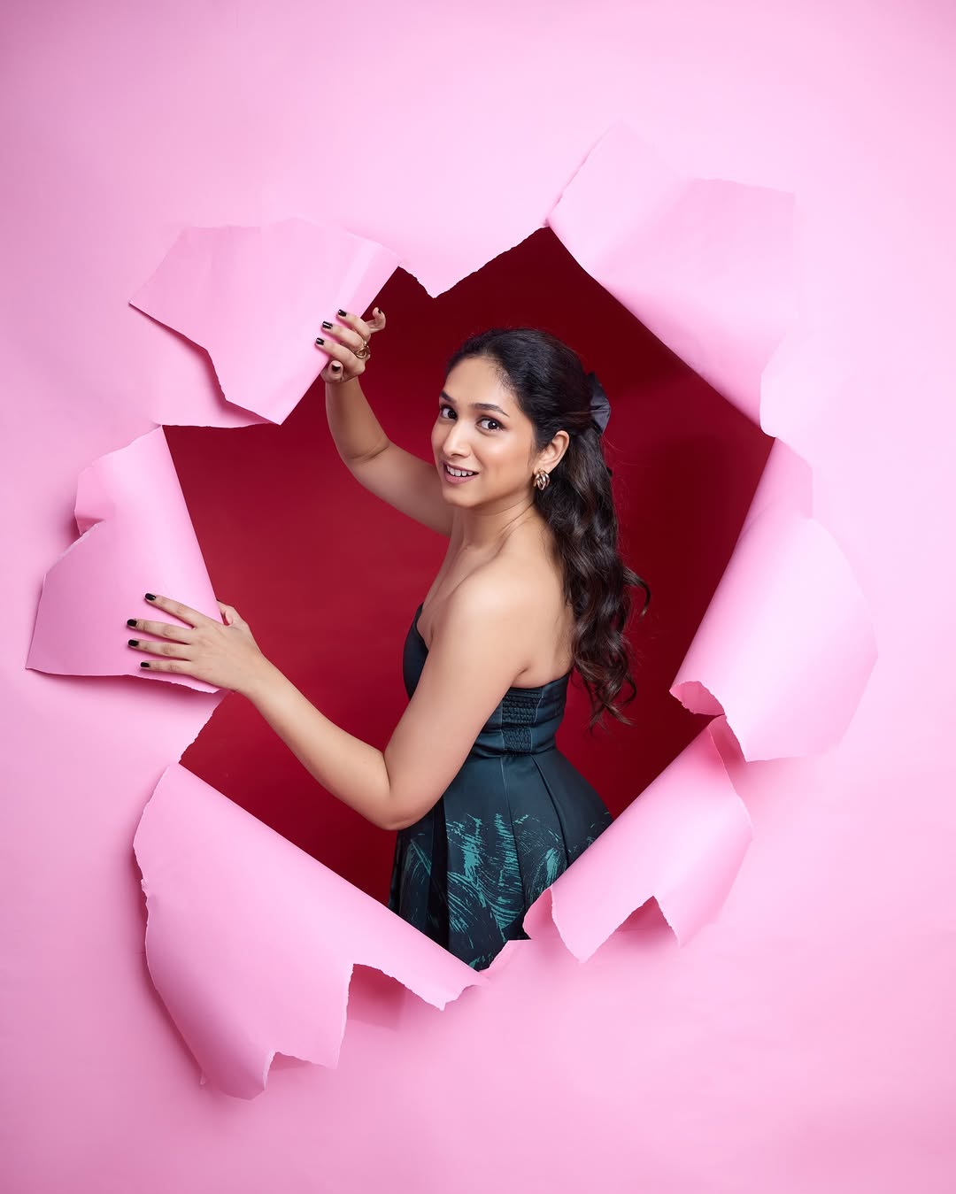 Priyadarshini Indalkar glamorous saree look