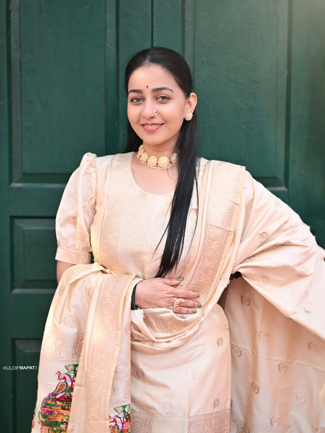 Rupal Nand traditional green saree look viral