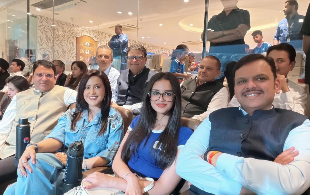 Amruta Fadnavis birthday celebration, Divija Fadnavis emotional post for mother,