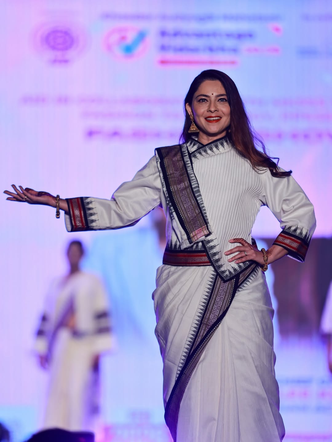 Sonalee Kulkarni Vidarbha Karvatkathi saree ethnic look