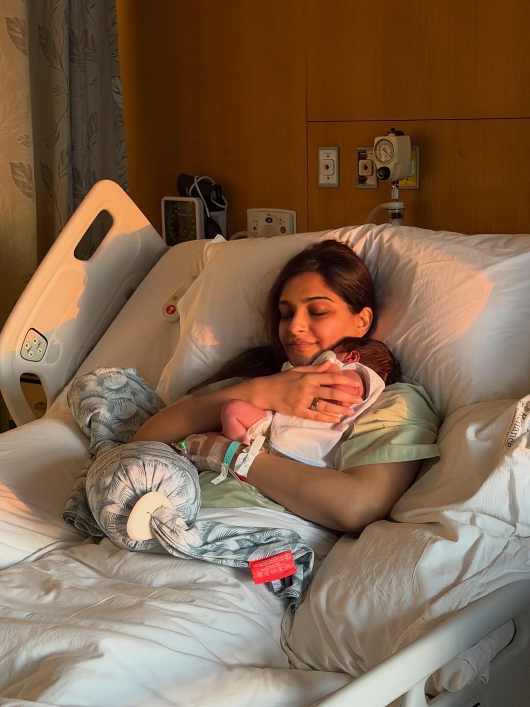 Sonam Kapoor welcomes second baby, Sonam Kapoor shares first photo with newborn from hospital