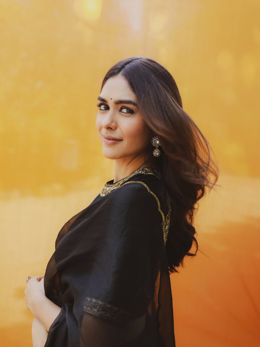 Mrunal Thakur Marathi Look