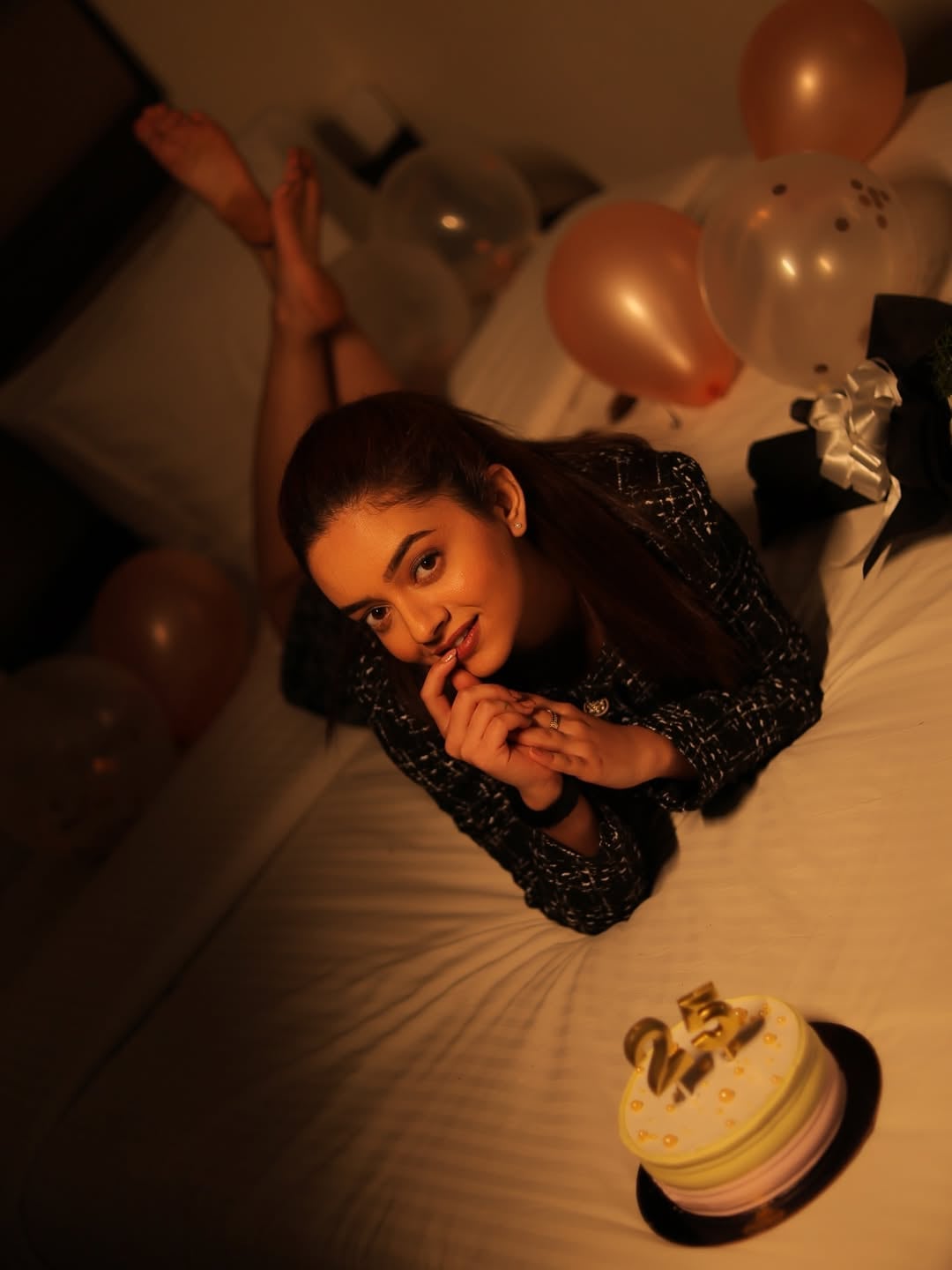 Gauri Kulkarni 25th birthday celebration photos