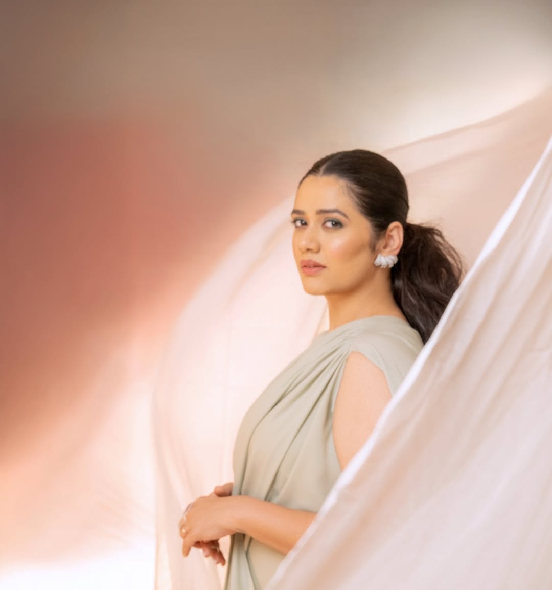 Girija Oak pastel dress look