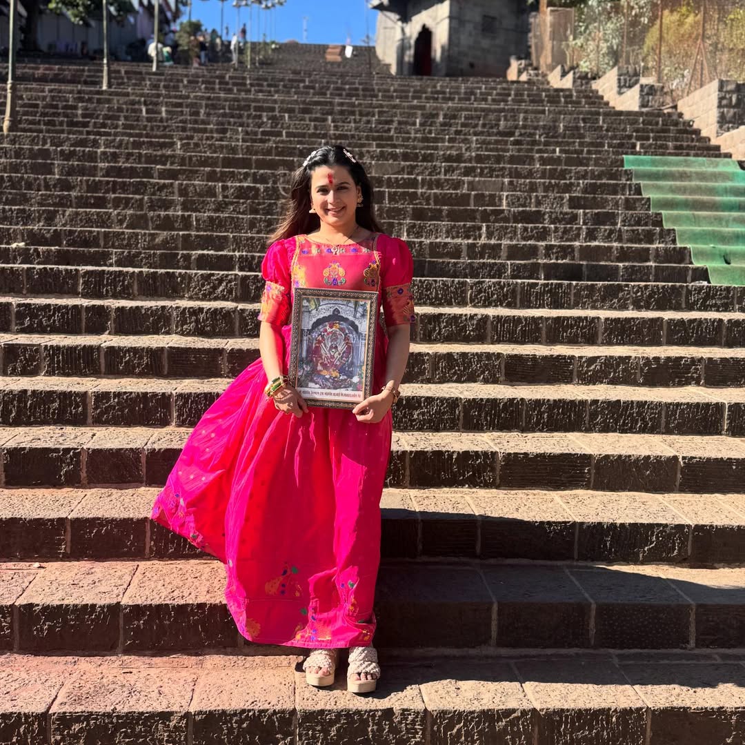 Prajakta Gaikwad Kalubai temple visit photos