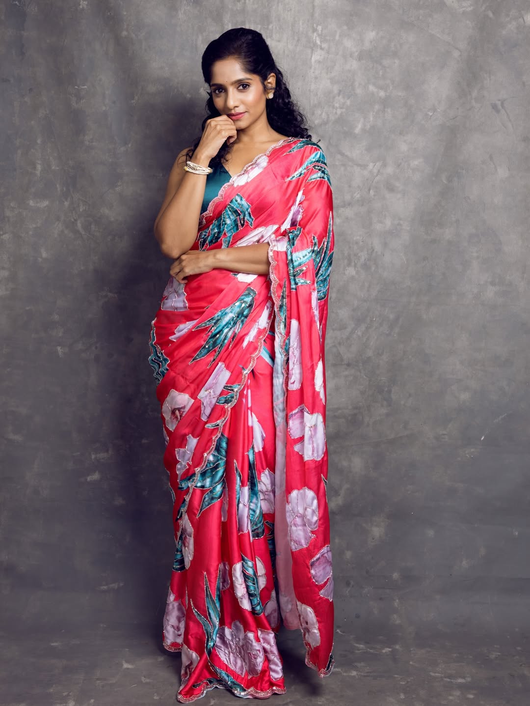 Jamie Lever saree look