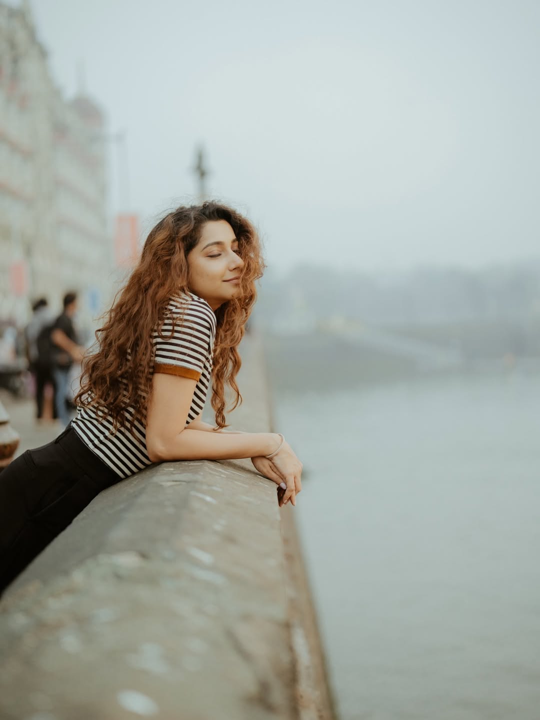 Gauri Nalawade stylish photoshoot at Gateway of India