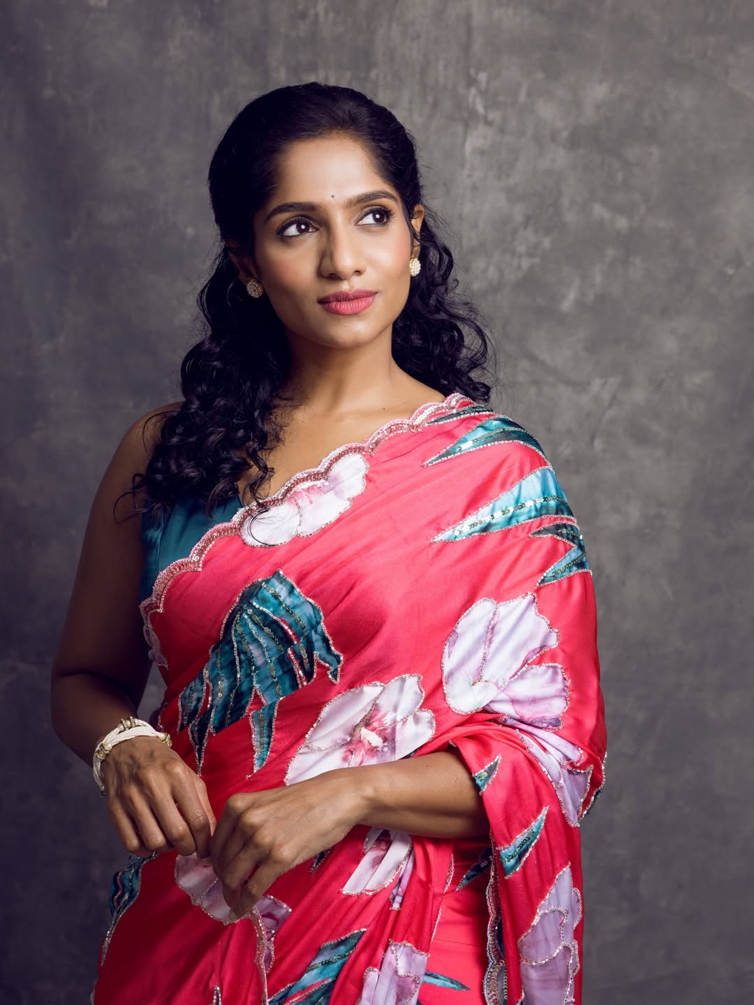 Jamie Lever saree look