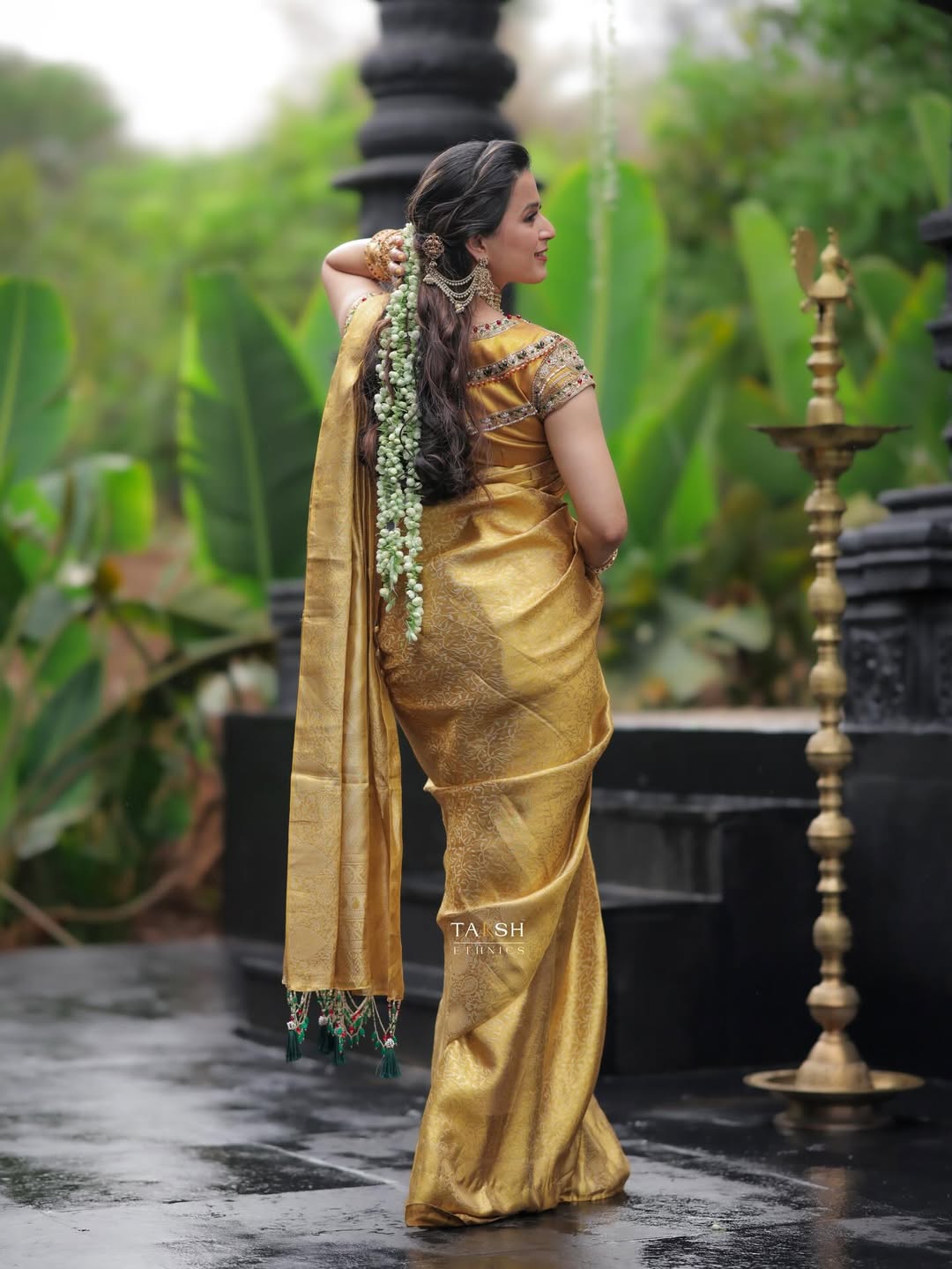 Prajakta Gaikwad golden Kanjeevaram saree lookc