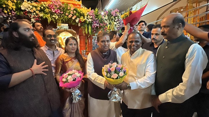 Mukesh Ambani Siddhivinayak visit on birthday