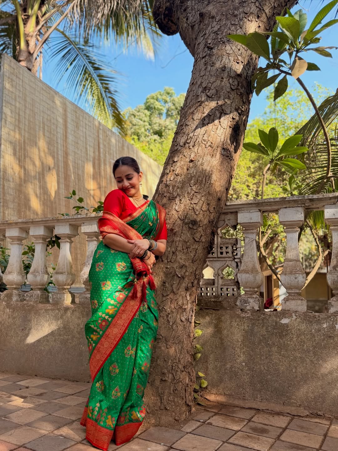 Rupal Nand traditional green saree look viral
