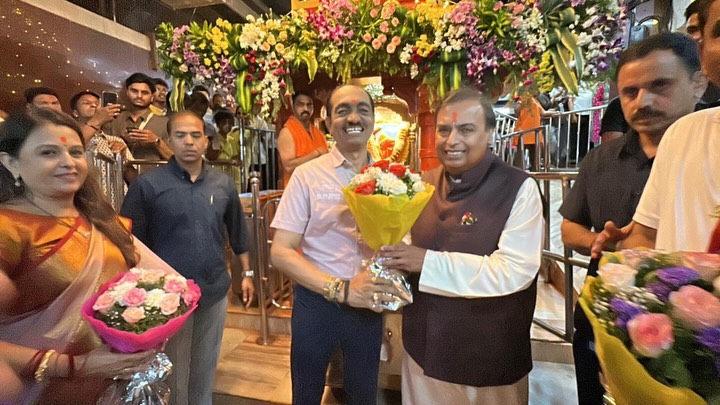 Mukesh Ambani Siddhivinayak visit on birthday