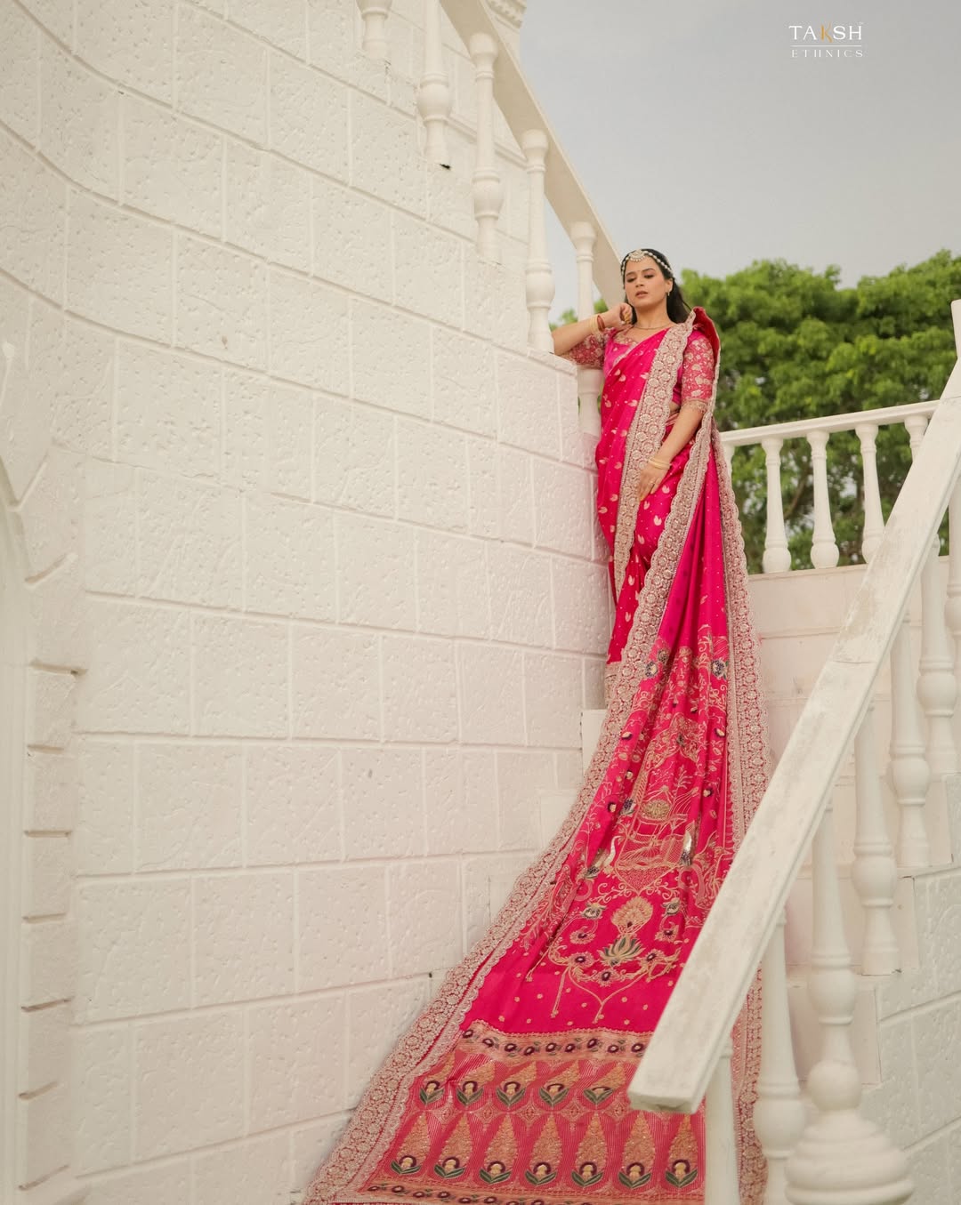 Prajakta Gaikwad royal look goes viral