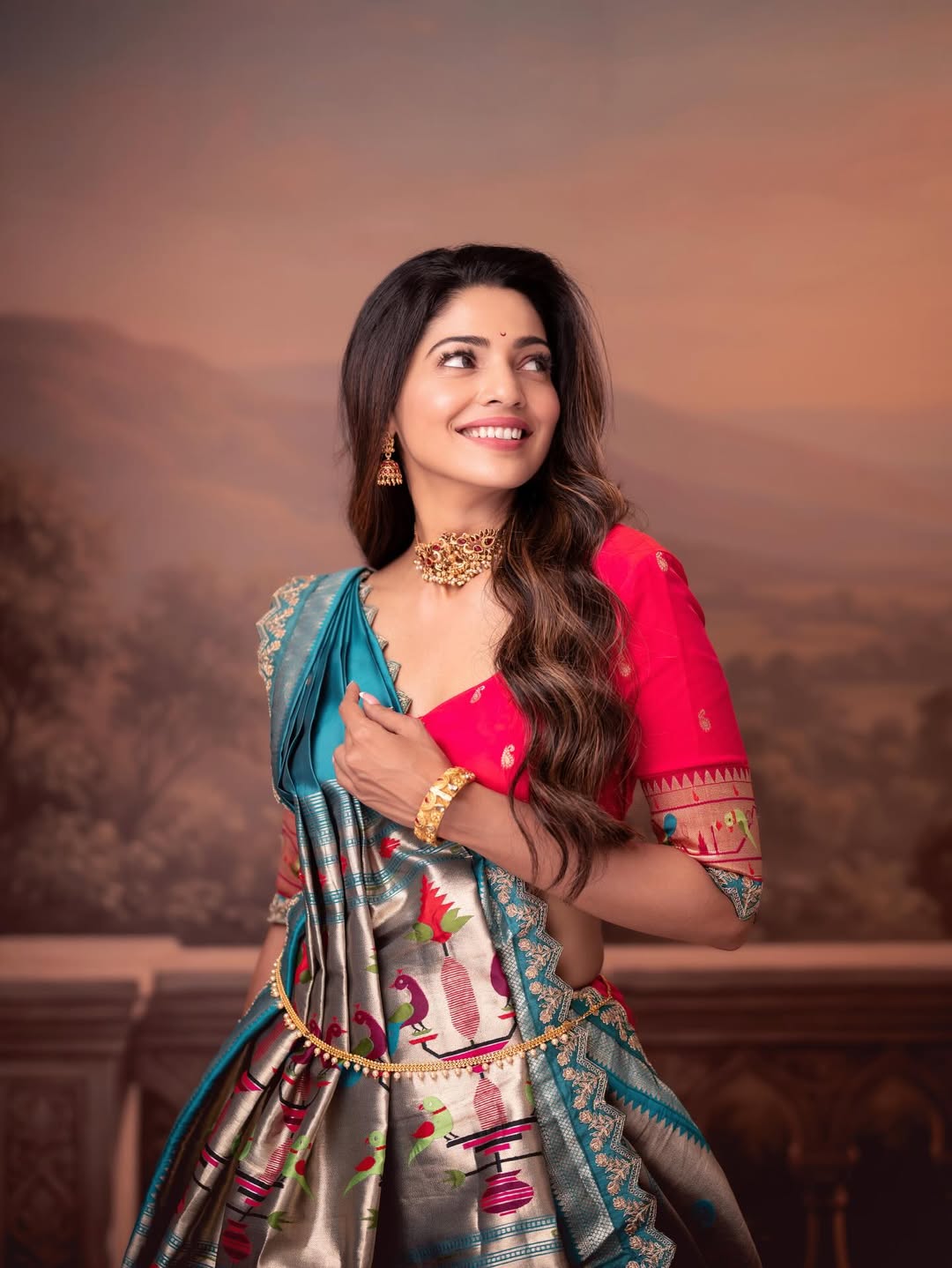 Pooja Sawant red lehenga look photos