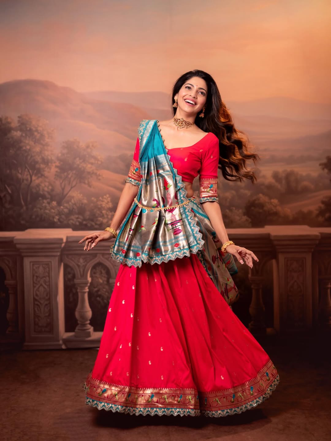 Pooja Sawant red lehenga look photos