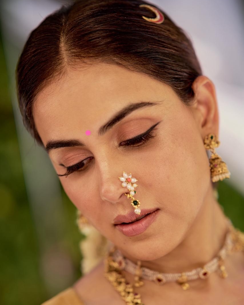 Genelia Deshmukh Maharashtrian Saree Look