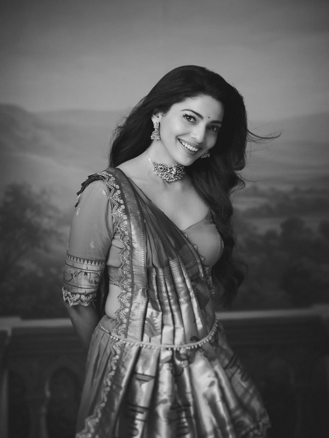 Pooja Sawant red lehenga look photos