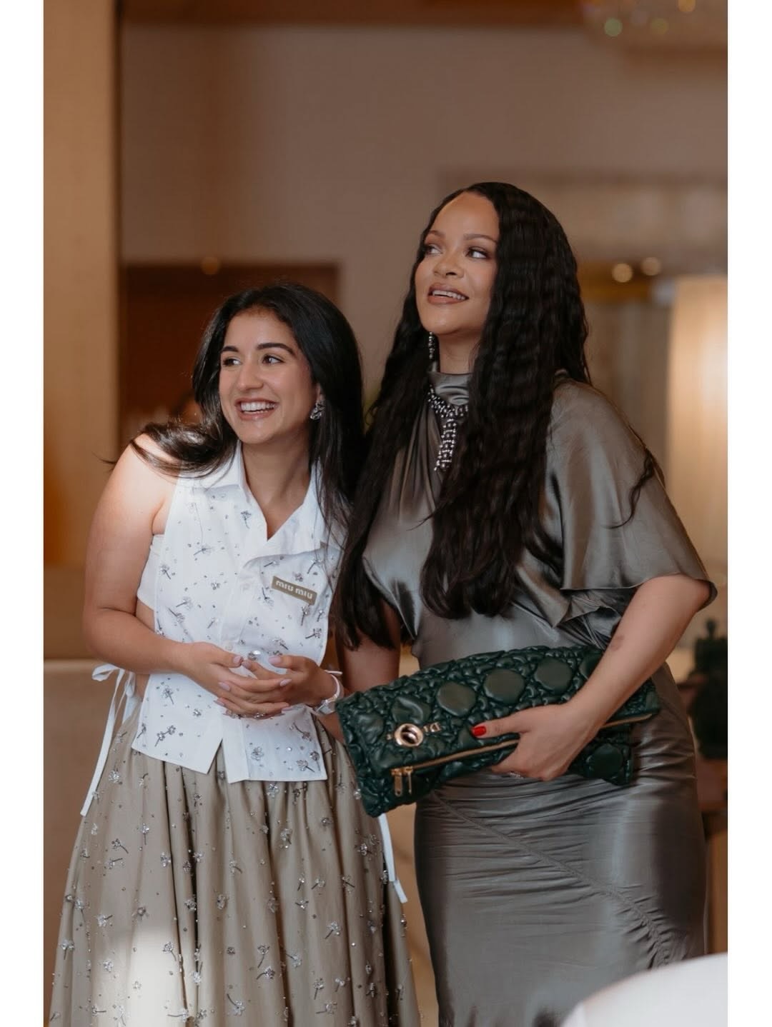 Rihanna in Mumbai Antilia Rihanna Aarti at Ambani House,
