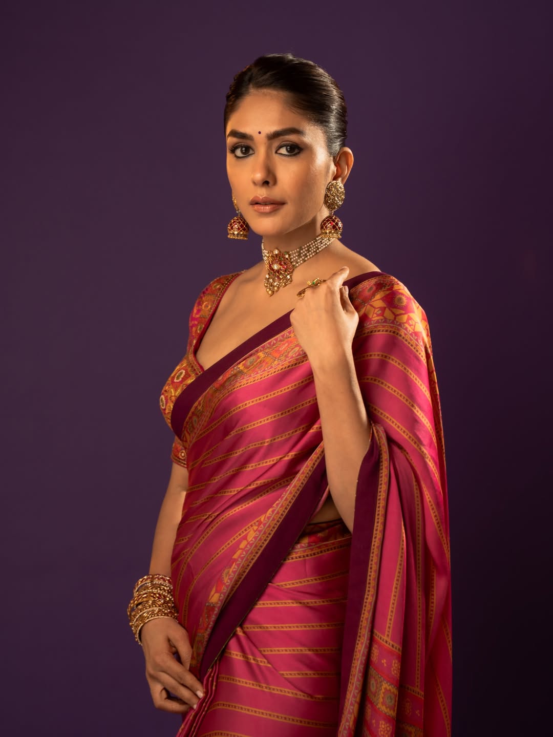 Mrunal Thakur Marathi Look