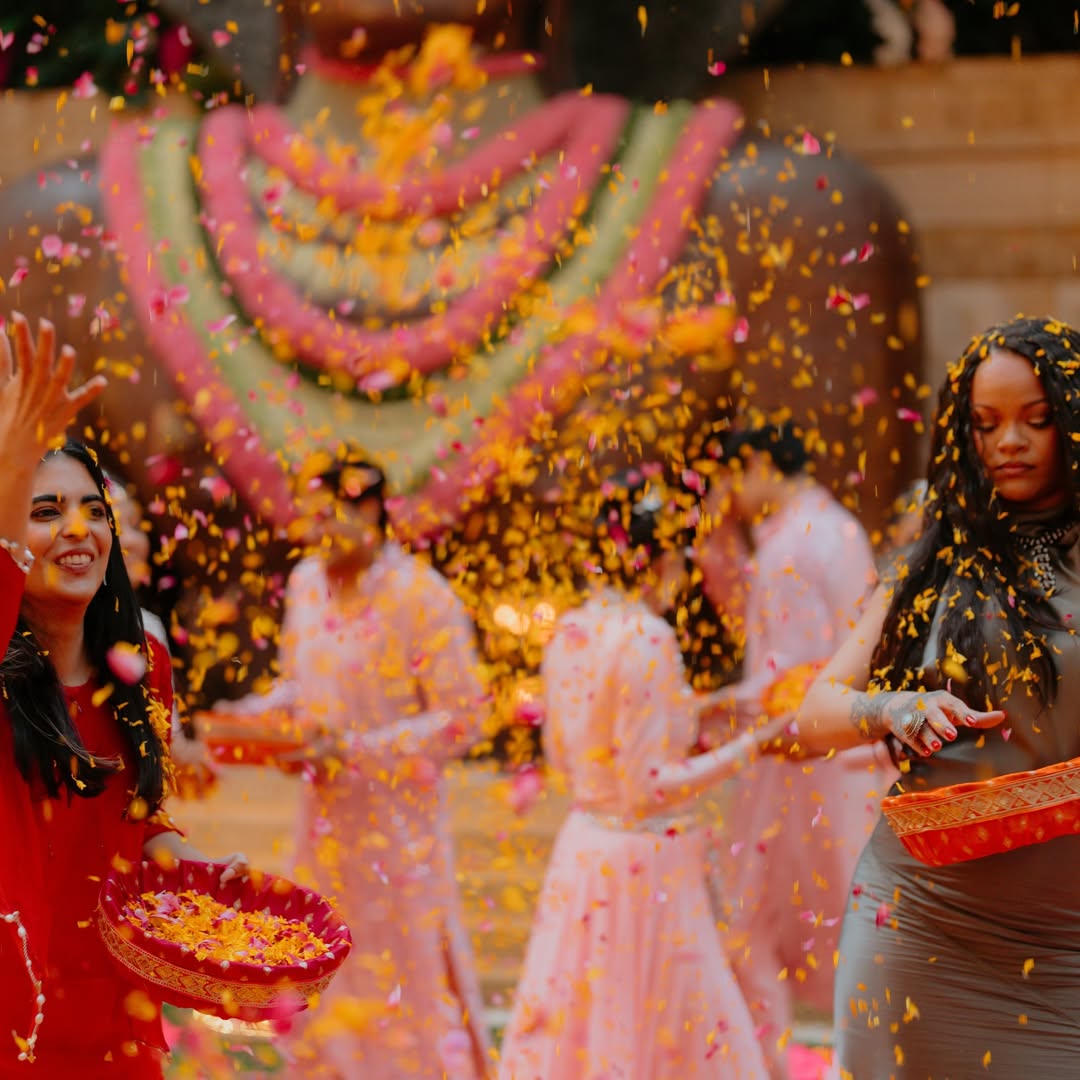 Rihanna in Mumbai Antilia Rihanna Aarti at Ambani House,