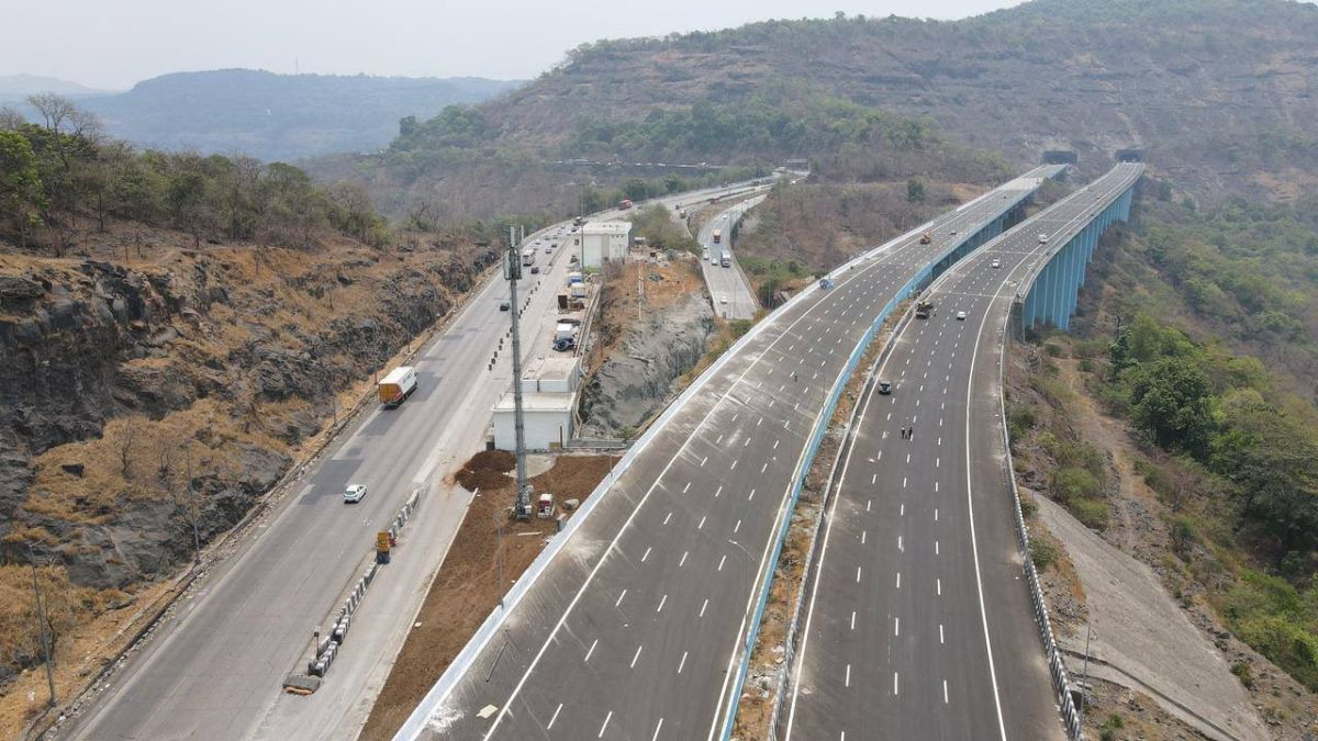 ७० किमी प्रतितास वेगाने वाहणारे वारे, मुसळधार पाऊस आणि कठीण भौगोलिक परिस्थितीत हा प्रकल्प यशस्वीरीत्या पूर्ण करण्यात आला आहे. (फोटो - X/ Eknath Shinde)