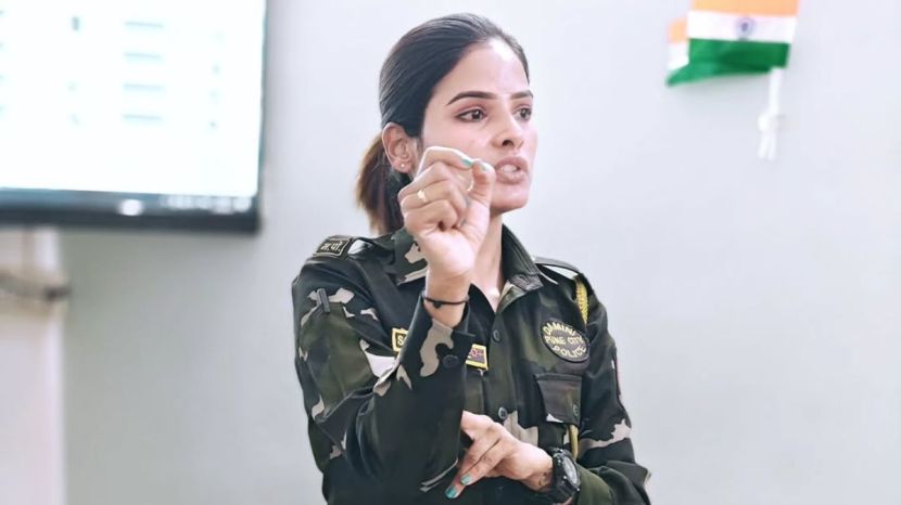 Sonali Hinge Pune Police extortion case