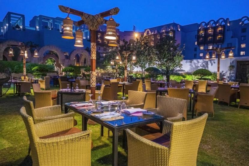 US Iran Peace Talks at Serena Hotel Islamabad | अमेरिका इराण शांतता चर्चा सेरेना हॉटेल | US Iran conflict history and diplomacy | इस्लामाबादमध्ये अमेरिका इराण बैठक आणि पाकिस्तानची मध्यस्थी