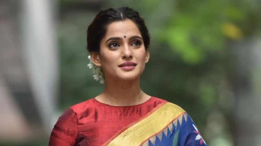 दरम्यान, त्यांच्या हे काय नवीन या वेब सीरिजनंतर ते कोणत्या प्रोजेक्टमधून प्रेक्षकांच्या भेटीला येणार हे पाहणे महत्त्वाचे ठरणार आहे. (फोटो सौजन्य: प्रिया बापट इन्स्टाग्राम)