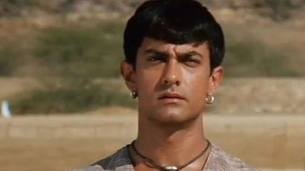 Aamir Khan in his Lagaan movie look during shooting Aamir Khan in his Lagaan movie look during shooting