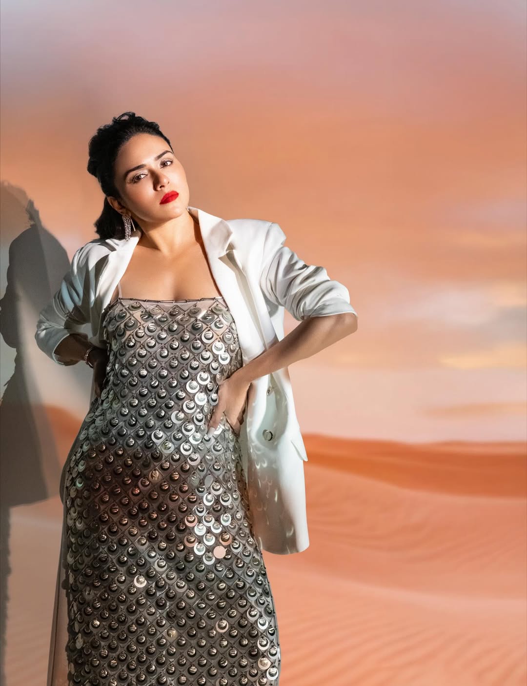 Amruta Khanvilkar Filmfare Roundtable Look