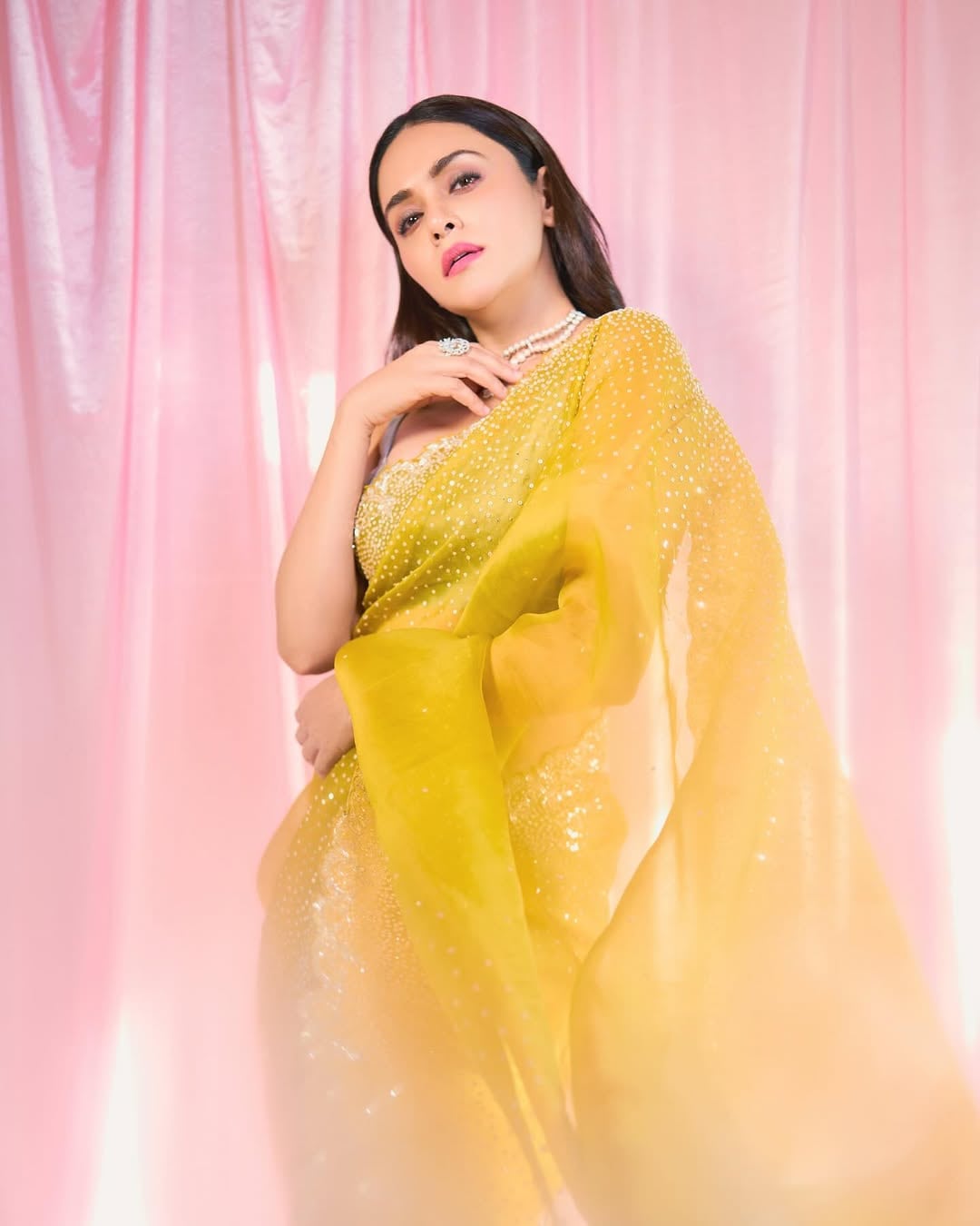 Amruta Khanvilkar Filmfare Roundtable Look