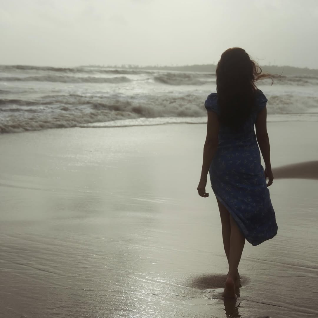 Anaghaa Bhagare Beach Photoshoot Viral