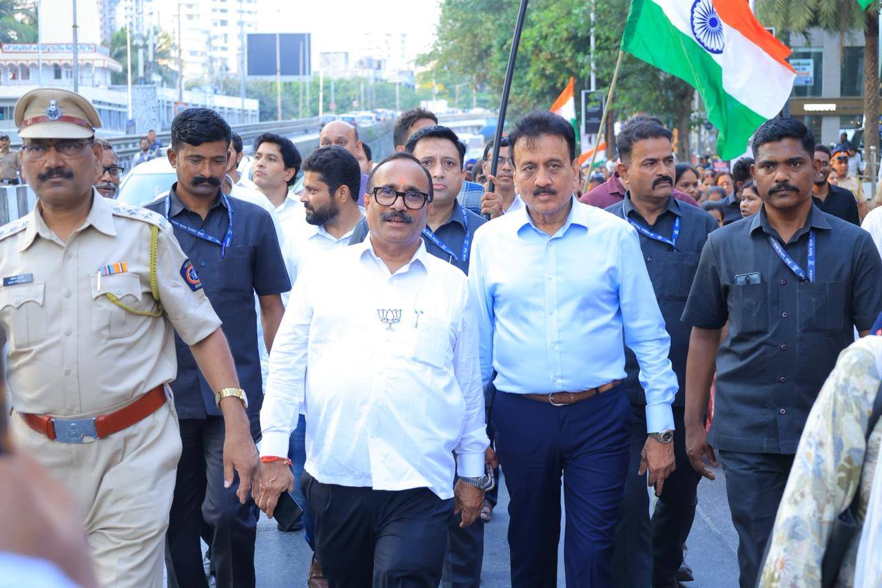 BJP Minister Girish Mahajan Mumbai Rally Controversy