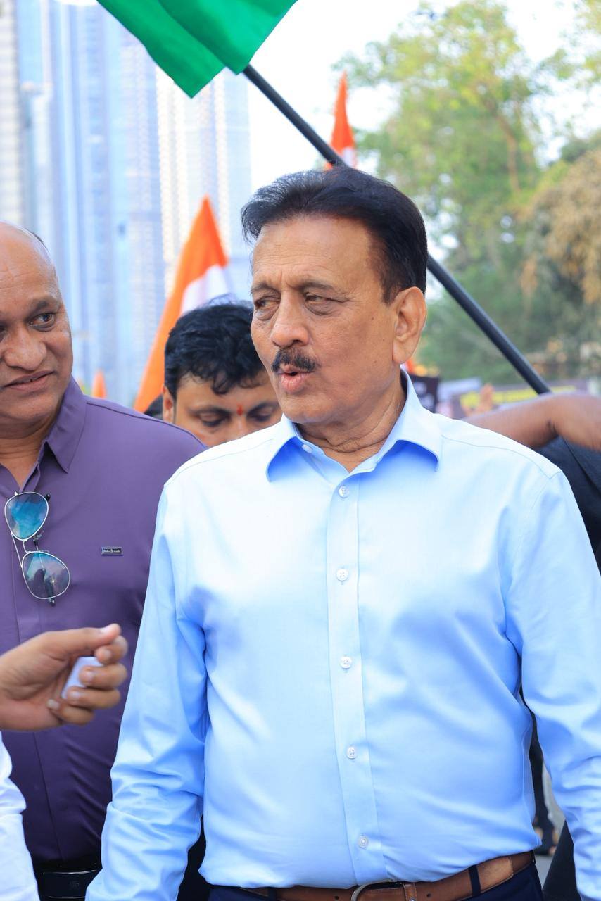 BJP Minister Girish Mahajan Mumbai Rally Controversy