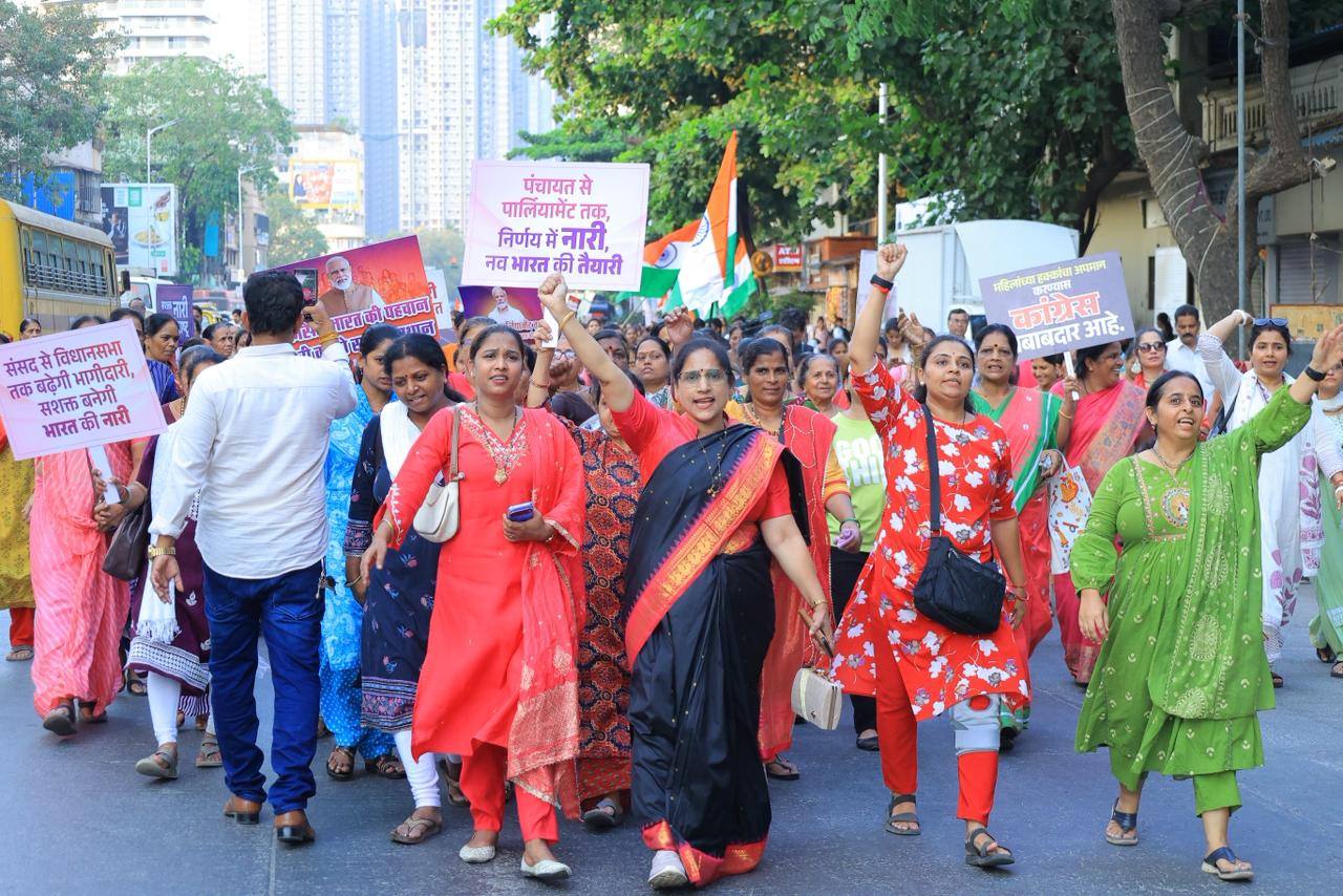 BJP Minister Girish Mahajan Mumbai Rally Controversy