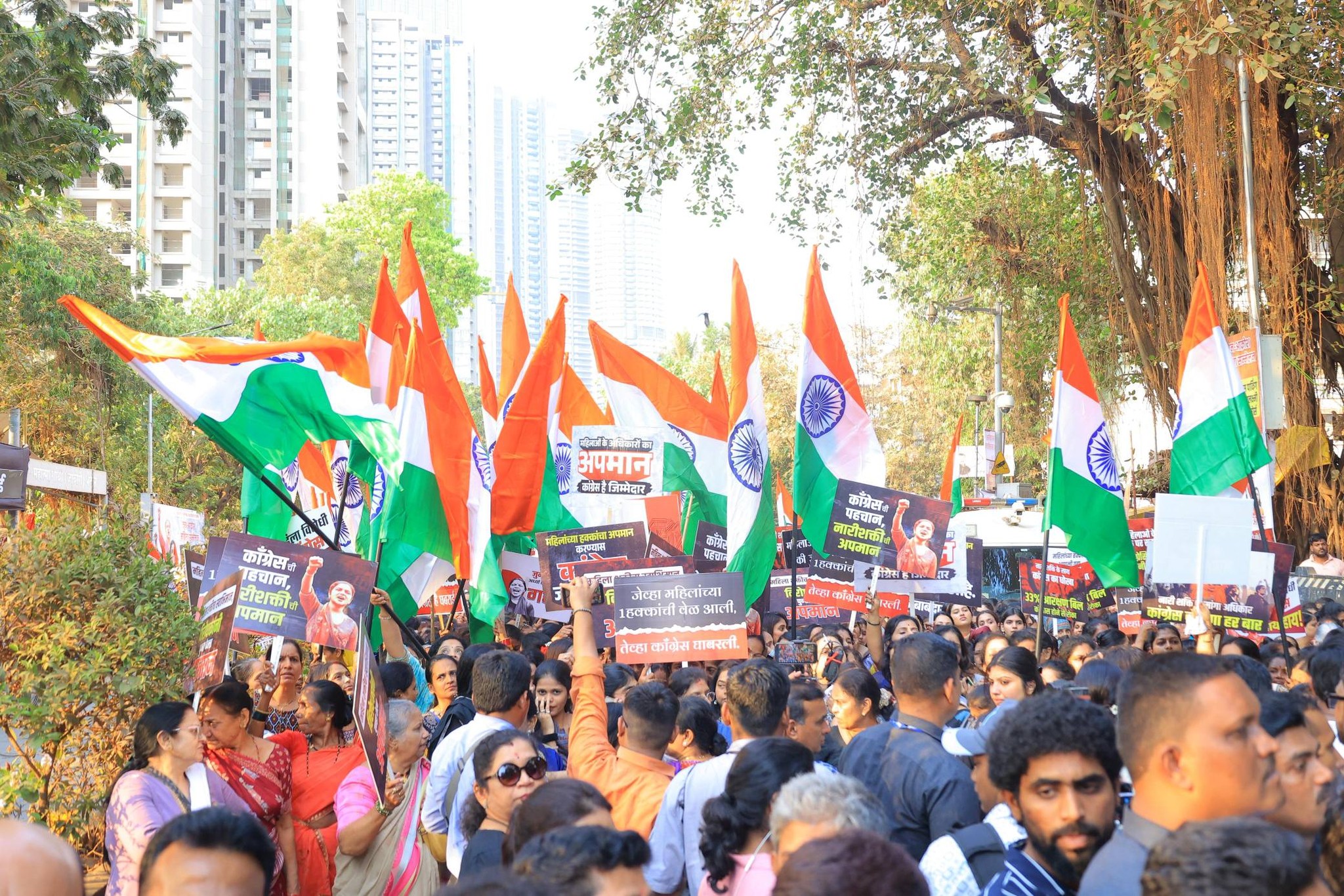BJP Minister Girish Mahajan Mumbai Rally Controversy