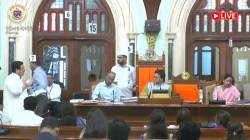 अर्थसंकल्पावरील चर्चेदरम्यान उपायुक्त मोबाइलवर व्यस्त; सदस्यांचा आक्षेप